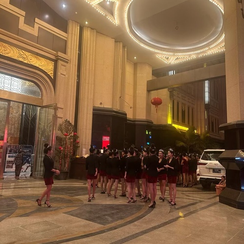 腾龙酒店豪华大堂